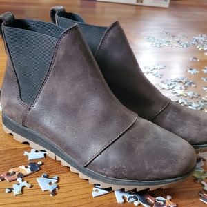 Sorel harlow chelsea boot 8.5